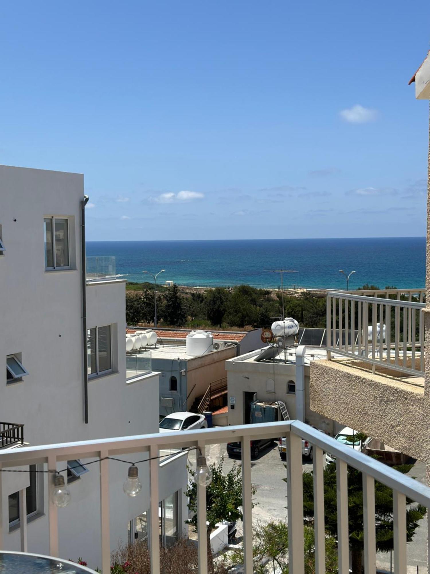 Sea View Apartment Near The Beach Paphos Eksteriør billede
